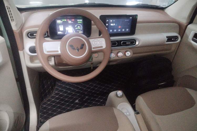 Used Wuling Hongguang MINIEV 2024 3rd Generation 215km Advanced Version