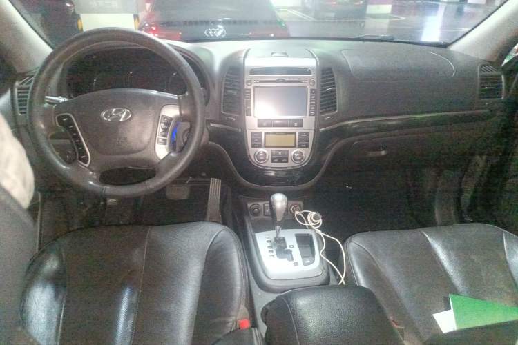 Used Hyundai Santa Fe Classic 2012 2.4 Ultimate Edition 7-Seater Four-Wheel Drive