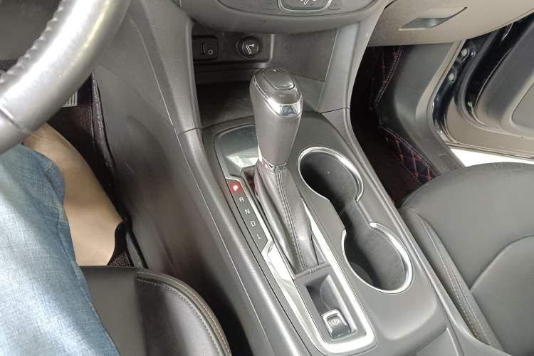 Used Chevrolet Equinox 2019 535T Automatic Chijie Edition China VI Gear Lever