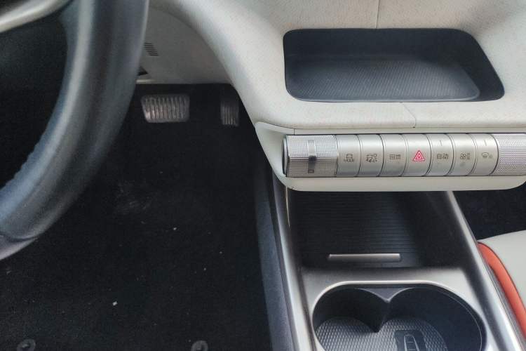 Used BYD Dolphin 2021 405 km Fashion Edition Gear Lever