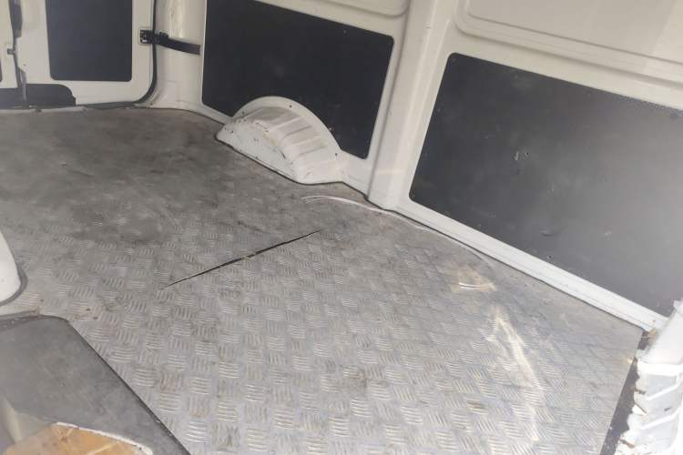 Used Dongfeng Yufeng EM26 2023 Standard Edition 41.472 kWh Henan Lithium Power Left Rear Seat