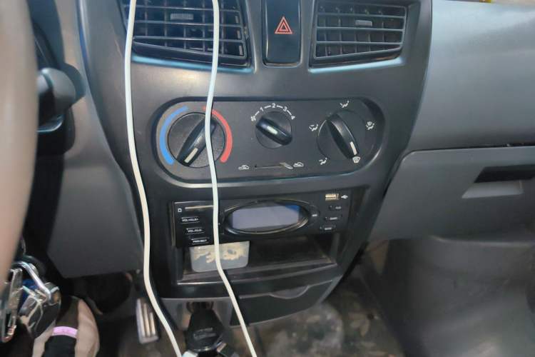 Used Jinbei Starfish A9 2011 1.0L Standard Edition
