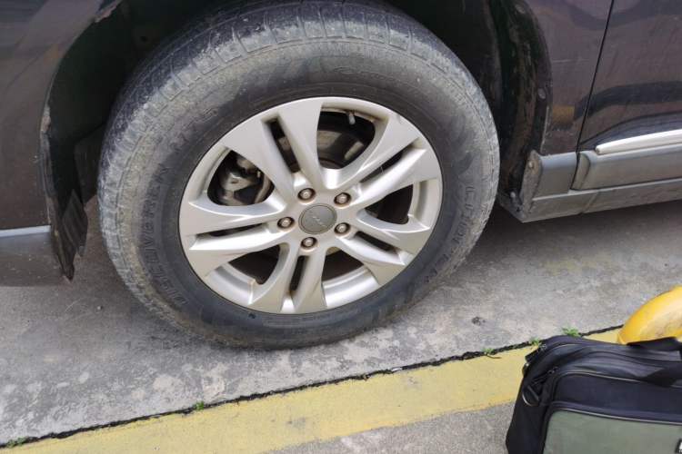 Used Haval H6 2017 Blue Label Sport Edition 1.5T Manual Two-Wheel Drive Elite Model Left Front Wheel Hub