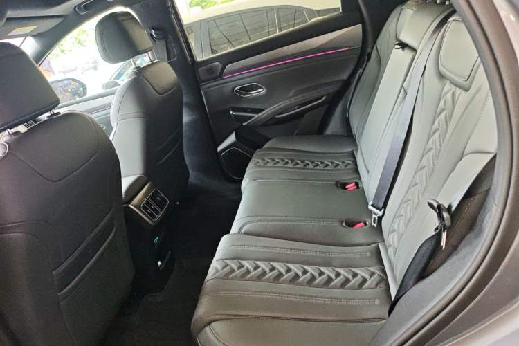 Used BYD Song L DM-i 2025 Intelligent Driving Version 112 km Beyond-Range Type
