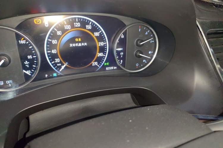 Used Buick LaCrosse 2016 28T Luxury Version Odometer Close Up