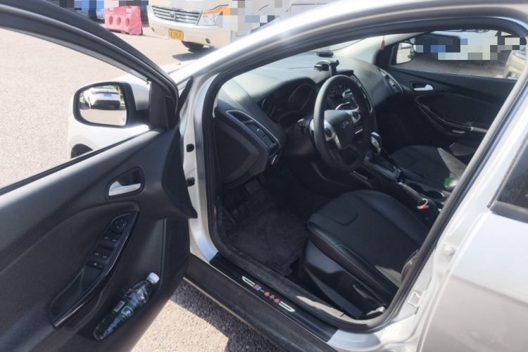 Used Ford Focus 2012 Hatchback 1.6L Automatic Fashion Edition
