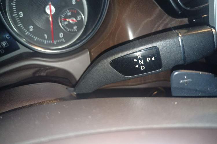 Used Mercedes-Benz GLE 2018 GLE 320 4MATIC Dynamic Edition Collector's Edition Gear Lever