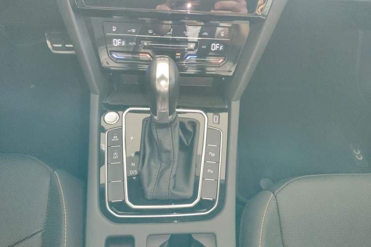 Used Volkswagen FAW-Volkswagen CC 2024 380TSI Striking Edition Gear Lever