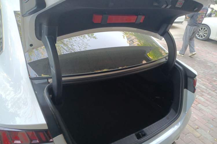 Used BYD Han 2020 EV Long-Range Luxury Model
