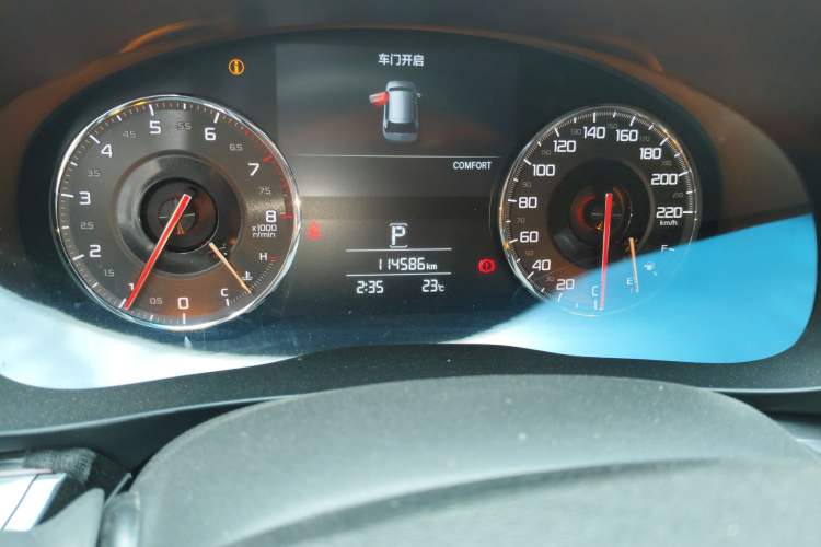 Used Acura CDX 2016 1.5T Two-Wheel Drive Deluxe Edition Odometer Close Up