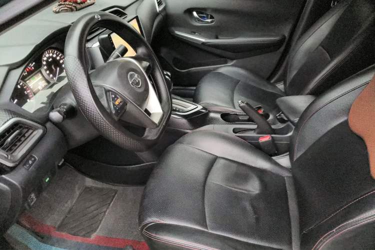 Used Nissan Lannia 2016 1.6L CVT Cool Edition Left Front Seat