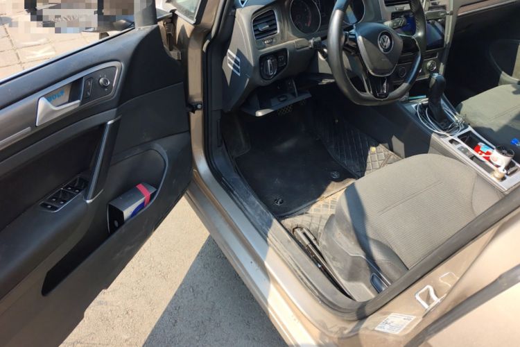 Used Volkswagen Golf 2016 230TSI Automatic Comfort Version Driver Seat