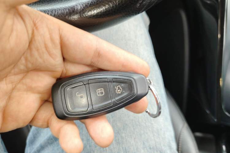 Used Ford Kuga 2015 2.0L GTDi Four-Wheel-Drive Sport Model Vehicle Key