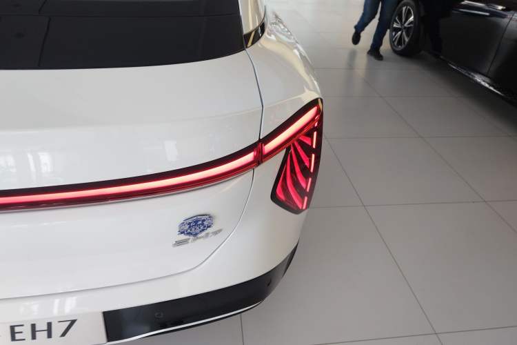 Used Hongqi EH7 2025 600 Smart Selection Edition
