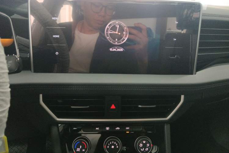 Used Volkswagen Sagitar 2025 Facelift 200TSI DSG Flyover Edition Audio And AC Panel