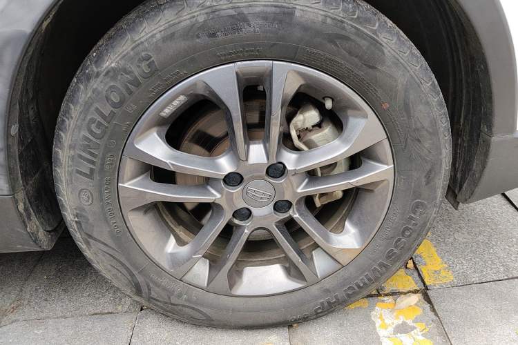 Used Geely Auto Vision X3 2020 1.5L CVT Luxury Model Right Front Wheel Hub