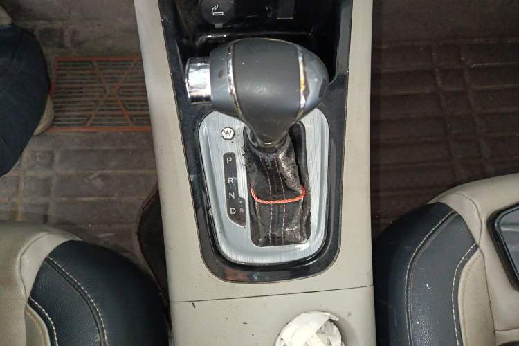 Used FORTHING Joyear XV 2016 1.6L CVT Comfort Model Gear Lever