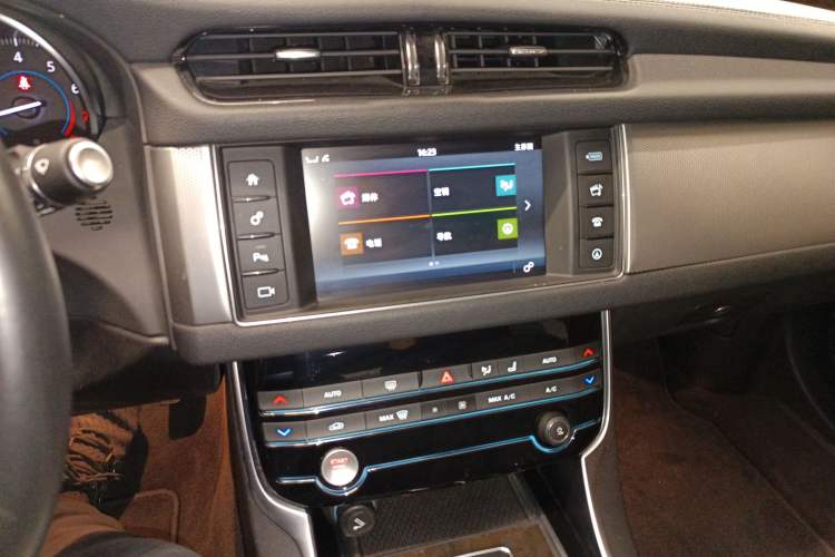 Used Jaguar XFL 2017 XFL 2.0T 240PS Luxury Edition