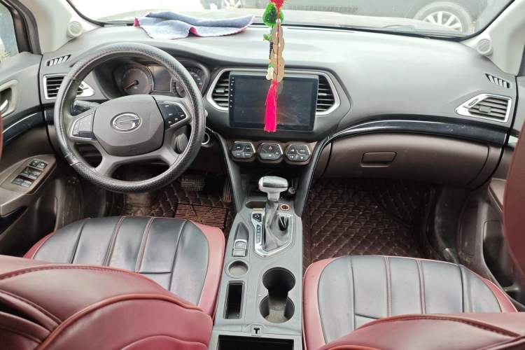 Used GAC Trumpchi GS4 2017 235T Automatic Two-Wheel Drive Elite Edition Center Console