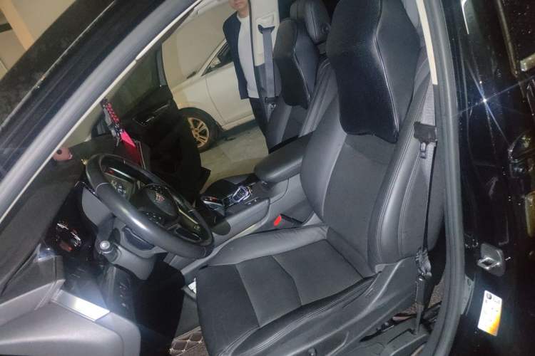 Used Cadillac XT5 2016 25T Luxury Model
