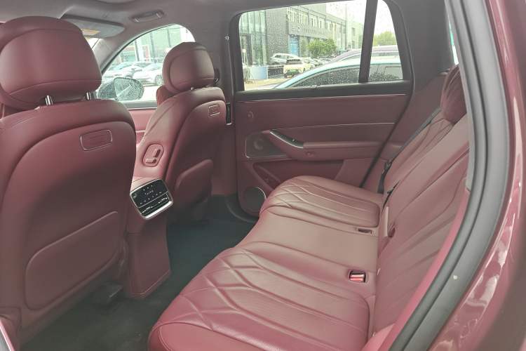 Used Hima AITO M8 2025 Extended-Range Ultra Version 53.4 kWh 5-Seater Edition Left Rear Seat