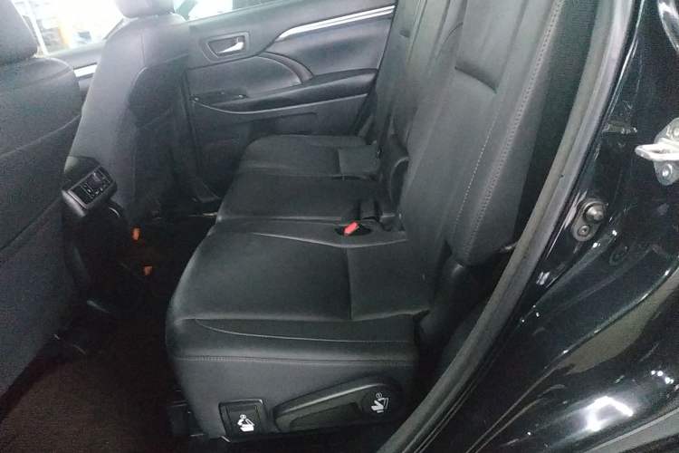 Used Toyota Highlander 2018 2.0T Four-Wheel Drive Ultimate Edition 7-Seater Emission Standard China V
