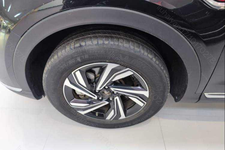 Used Hongqi HS5 2022 Revised Version 2.0T Smart Connect Flagship Edition Left Front Wheel Hub