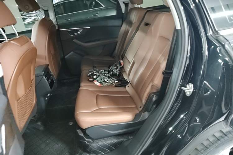 Used Audi Q7 2021 55 TFSI quattro S line Sport model
