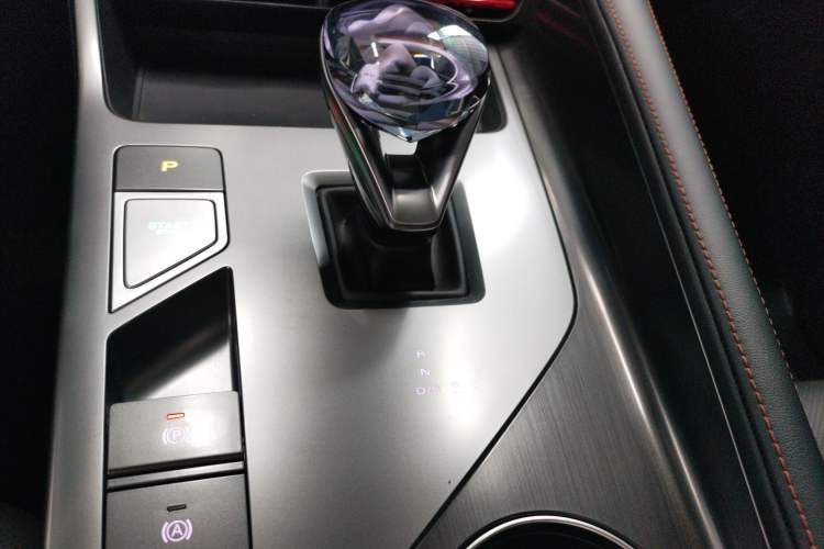 Used Roewe RX5 2023 1.5T Elite Edition
