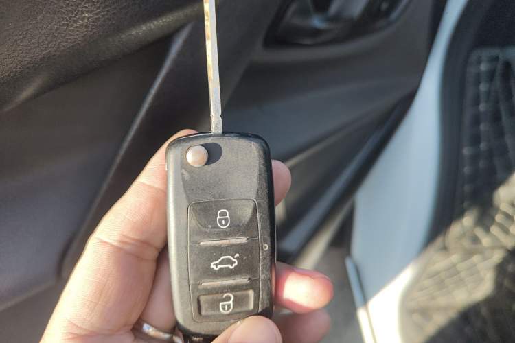 Used Ford Transit 2019 2.0T Diesel Multi-Purpose Commercial Vehicle Mid-Drive Mid-Roof 6-Seater China VI Standard
