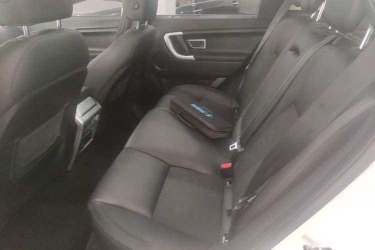 Used Land Rover Discovery Sport 2019 240 PS PURE Edition China VI Standard
