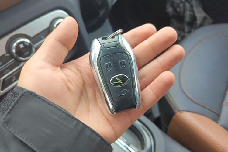 Used Soueast DX7 2015 1.5T Automatic Prestige Model Vehicle Key