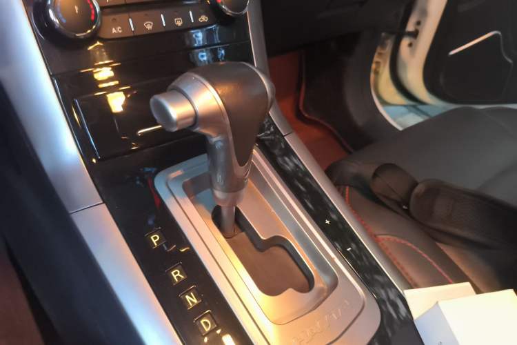 Used Huatai Santa Fe 2017 1.5T Gasoline Automatic Two-Wheel Drive Smart Enjoyment i3 Model
