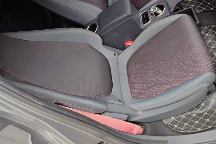 Used Baojun E200 2018 Smart Enjoy Edition Right Front Seat