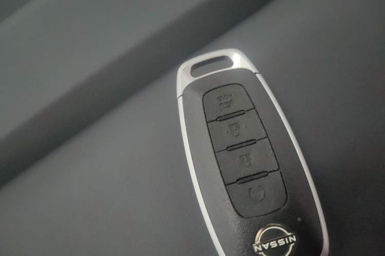 Used Nissan Pathfinder 2024 380 VC-TURBO Four-Wheel Drive Intelligent Driving Version 6 Seats Vehicle Key