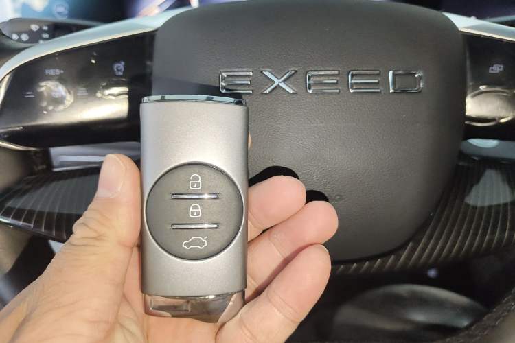 Used EXEED Lingyun 2024 300T Two-Wheel Drive Starlight Edition Interior 1