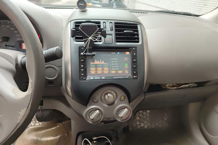 Used Nissan Sunny 2011 1.5XE CVT Comfort Edition Audio And AC Panel