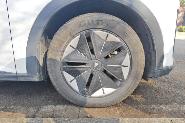 Used Deepal S07 2023 200Max Range-Extended Version Right Front Wheel Hub