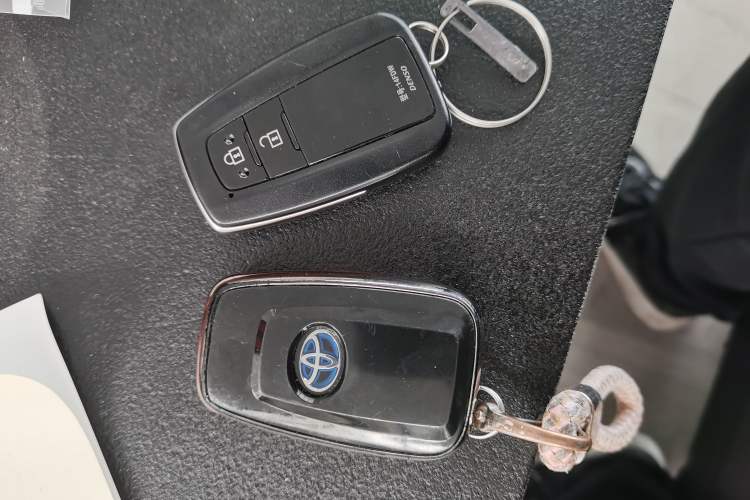 Used Toyota IZOA 2021 Dual-Motor 2.0L Yi Xing Edition