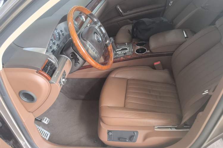 Used Volkswagen Phaeton 2011 3.6L V6 5-Seater Extended Comfort Version
