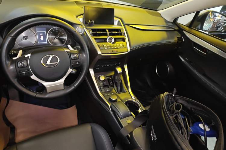 Used Lexus NX 2015 200T All-Wheel-Drive Fēngshàng Edition Audio And AC Panel