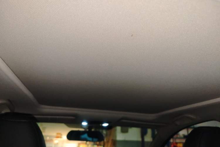 Used Honda Vezel 2015 1.8L CVT 2WD Luxury Model
