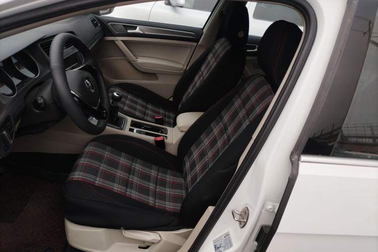 Used Volkswagen Golf 2015 1.4TSI Manual Comfort Model Left Front Seat