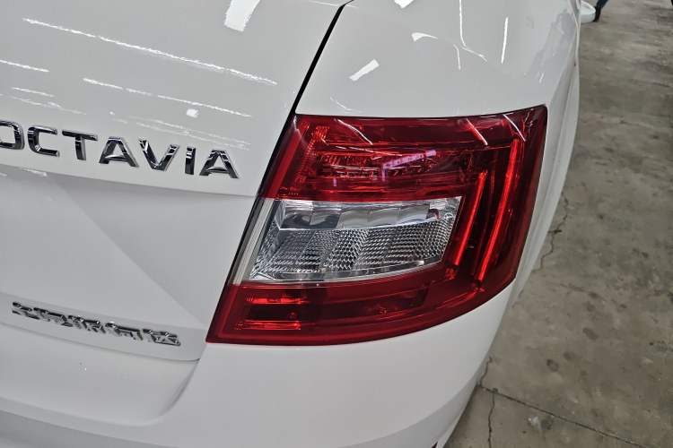 Used Skoda Octavia 2017 Classic Model 1.6L Automatic Standard Edition
