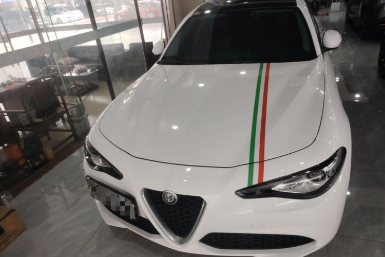 Used Alfa Romeo Giulia 2017 2.0T 280HP Luxury Edition
