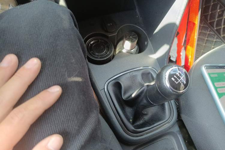 Used Volkswagen Polo 2016 1.4L Manual Fashion Model Gear Lever