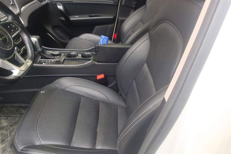 Used Zotye T600 Coupe 2017 1.5T Automatic Luxury Model Left Front Seat