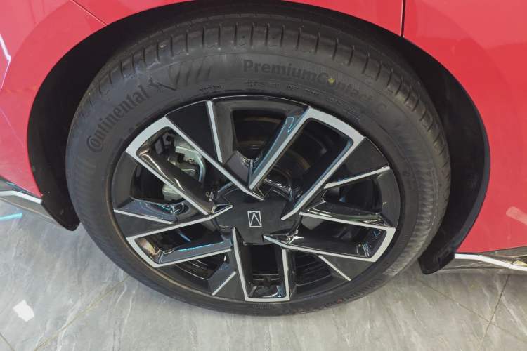 Used Avatr 06 2025 Pro Range-Extended Edition Exterior 4