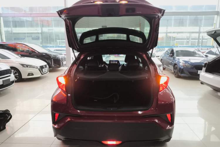 Used Toyota IZOA 2018 2.0L Yichi Version China VI Standard
