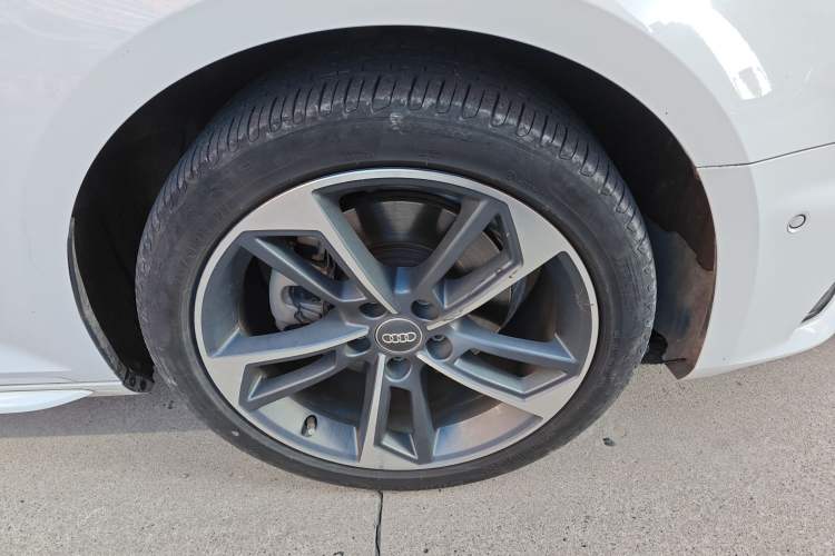 Used Audi A4L 2019 40 TFSI Fashion Edition China VI Emission Standard